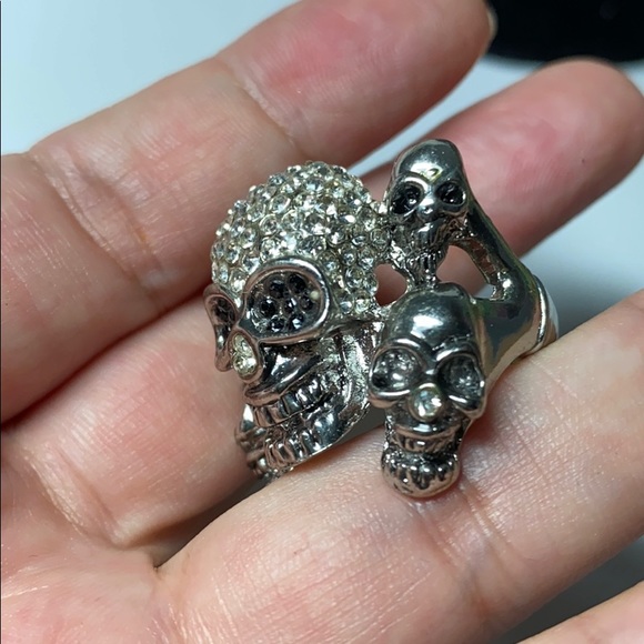 🖤Skull 💕silver ring - Picture 8 of 10